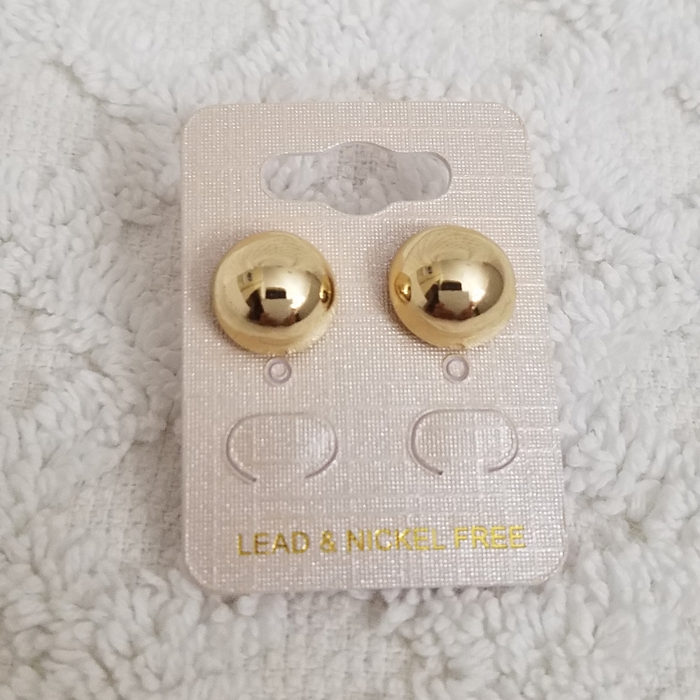 Half dome round minimalist stud earrings